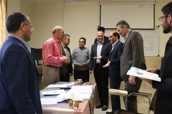 بازدید مدیر کل آموزش و پرورش استان یزد از روند مصاحبه پذیرفته شدگان آزمون مهارت آموزان ماده28 7