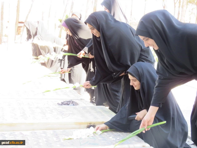  تجدید میثاق کارکنان و دانشجویان پردیس حضرت فاطمه الزهرا(س) با شهدا 3