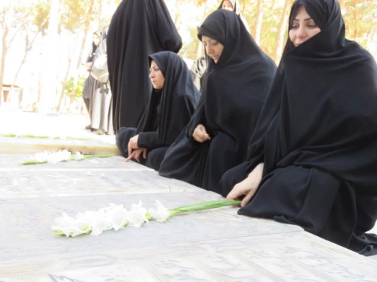  تجدید میثاق کارکنان و دانشجویان پردیس حضرت فاطمه الزهرا(س) با شهدا 14