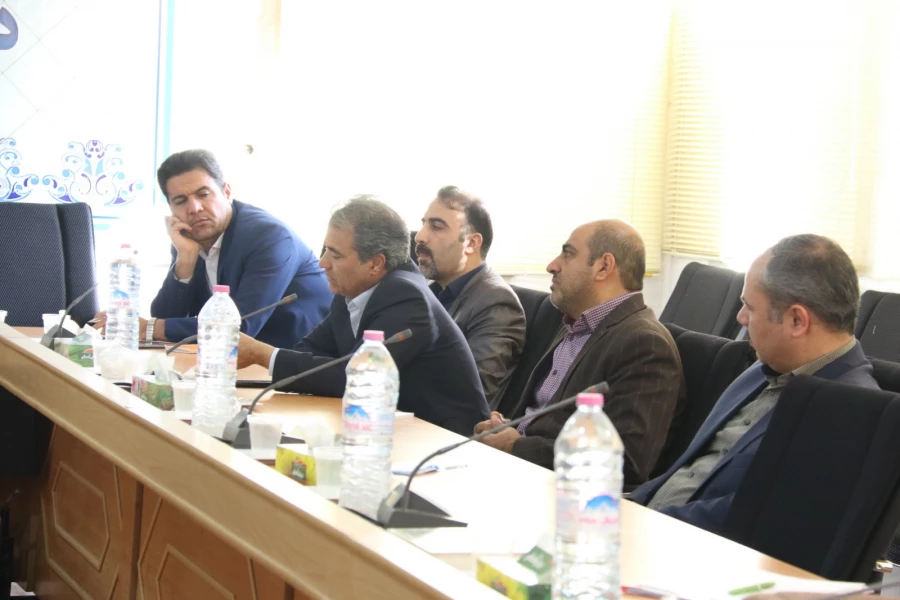 جلسه هم اندیشی بررسی نحوه برگزاری کلاس های آموزش مجازیی ویژه دانشجو معلمان
 3