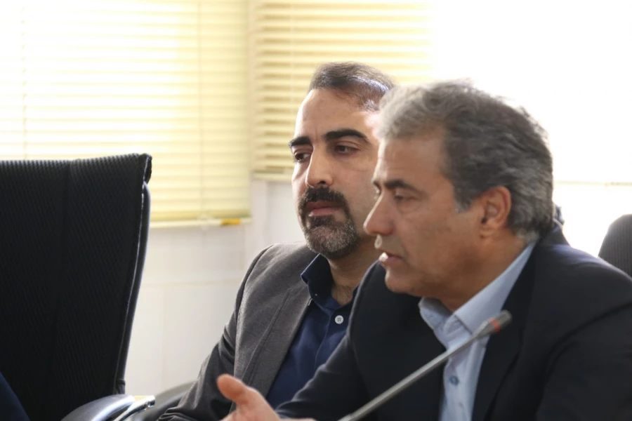 جلسه هم اندیشی بررسی نحوه برگزاری کلاس های آموزش مجازیی ویژه دانشجو معلمان
 4