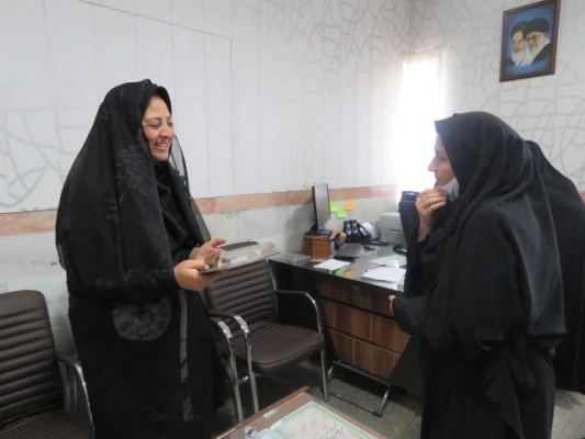 تبریک به کارکنان اداری پردیس به مناسبت روز معلم 9