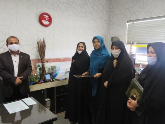 تجلیل از کارکنان اداری پردیس به مناسبت روز معلم 2