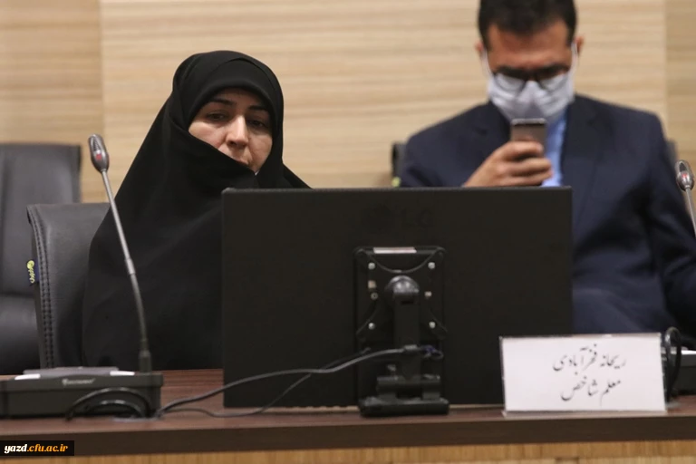 حضور سرپرست مدیریت امور پردیس های استان در آیین تجلیل از سه معلم شاخص استان 7