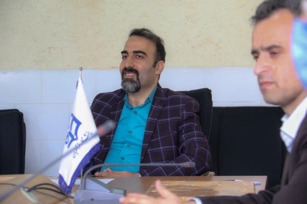 از سرکار خانم فاطمه سلطانی معاون محترم امور آموزشی، فرهنگی و پژوهشی پردیس حضرت فاطمه الزهرا(س) یزد تجلیل به عمل آمد 5