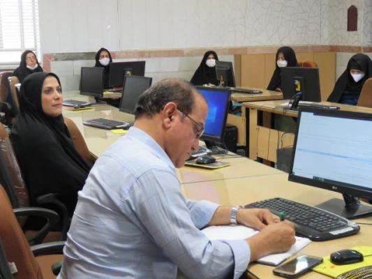 اولین جلسه از دوره آموزشی عملیاتی کایزن ویژه سرپرستان شبانه روزی پردیس فاطمه الزهرا (س) یزد 4