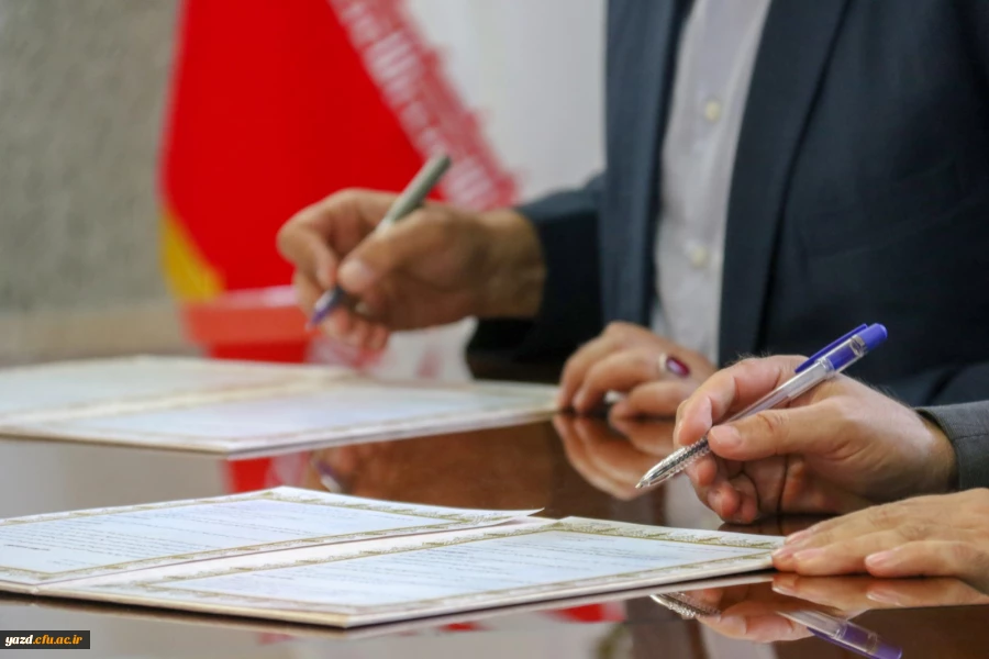 انعقاد تفاهم همکاری بین دانشگاه فرهنگیان یزد با اداره کل ورزش و جوانان استان 8