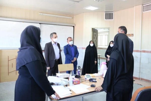 بازدید مدیر امور پردیس های استان یزد از روند برگزاری مصاحبه داوطلبان ورود به دانشگاه فرهنگیان 5