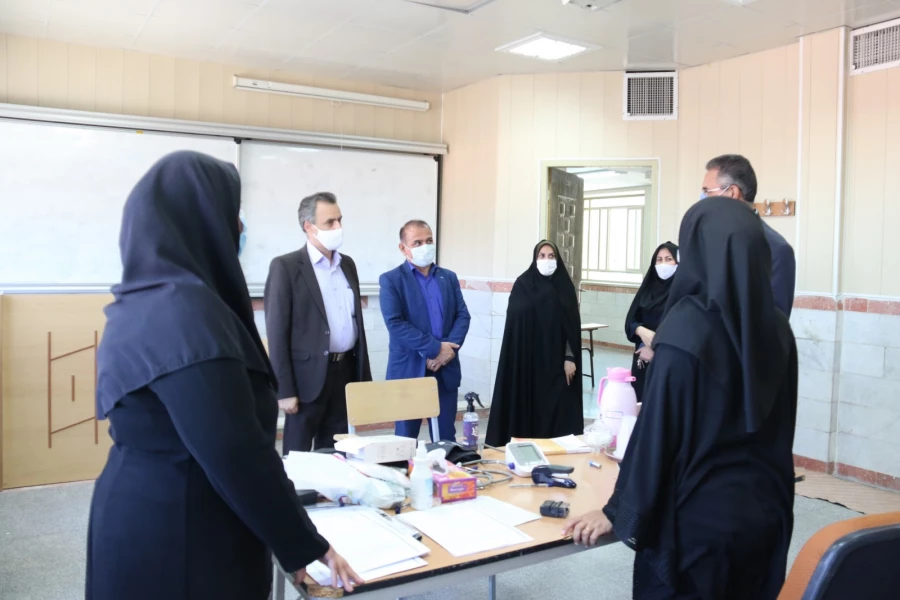 بازدید مدیر امور پردیس های استان یزد از روند برگزاری مصاحبه داوطلبان ورود به دانشگاه فرهنگیان 5