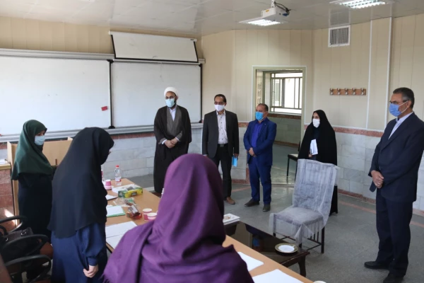 بازدید مدیر امور پردیس های استان یزد از روند برگزاری مصاحبه داوطلبان ورود به دانشگاه فرهنگیان 6
