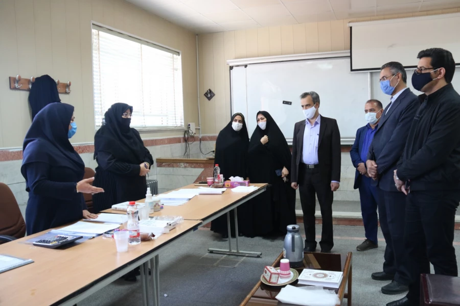 بازدید مدیر امور پردیس های استان یزد از روند برگزاری مصاحبه داوطلبان ورود به دانشگاه فرهنگیان 7