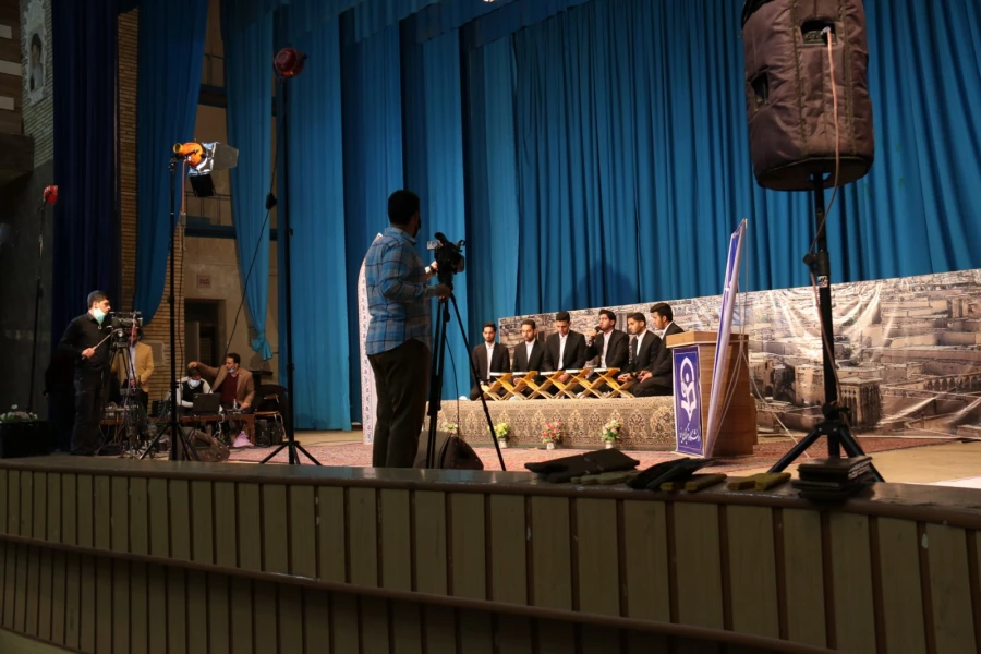 دومین هفته از طرح ملی دوشنبه های قرآنی به میزبانی استان های یزد و اصفهان برگزار شد. 9