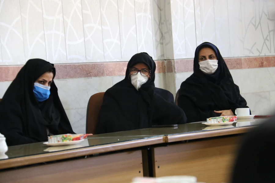 نشست مسئولان دانشگاه فرهنگیان یزد با کارکنان پردیس حضرت فاطمه الزهرا (س)
 4