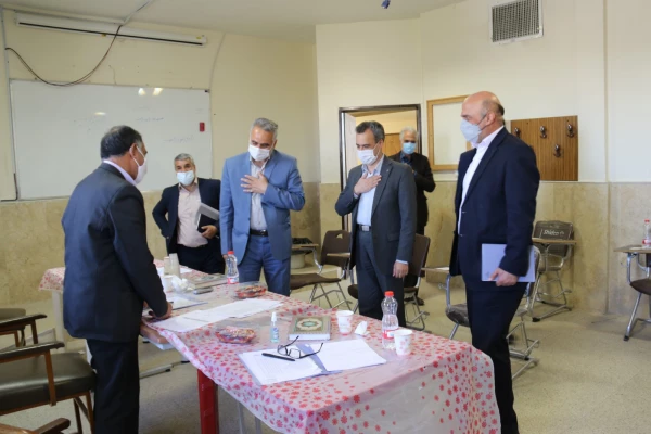 بازدید مدیر کل آموزش و پرورش استان یزد از روند مصاحبه پذیرفته شدگان آزمون استخدامی
 3