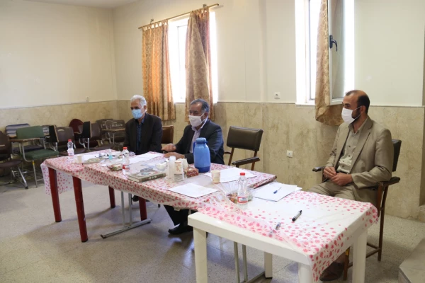 بازدید مدیر کل آموزش و پرورش استان یزد از روند مصاحبه پذیرفته شدگان آزمون استخدامی
 4