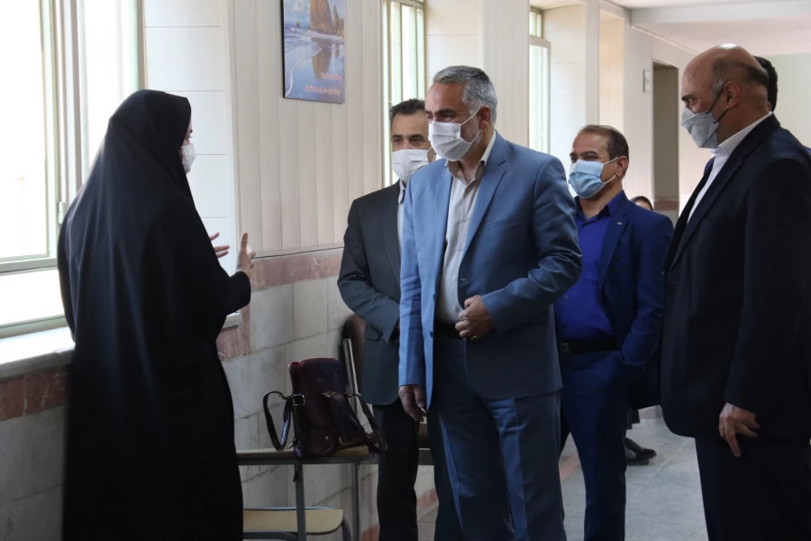 بازدید مدیر کل آموزش و پرورش استان یزد از روند مصاحبه پذیرفته شدگان آزمون استخدامی
 7