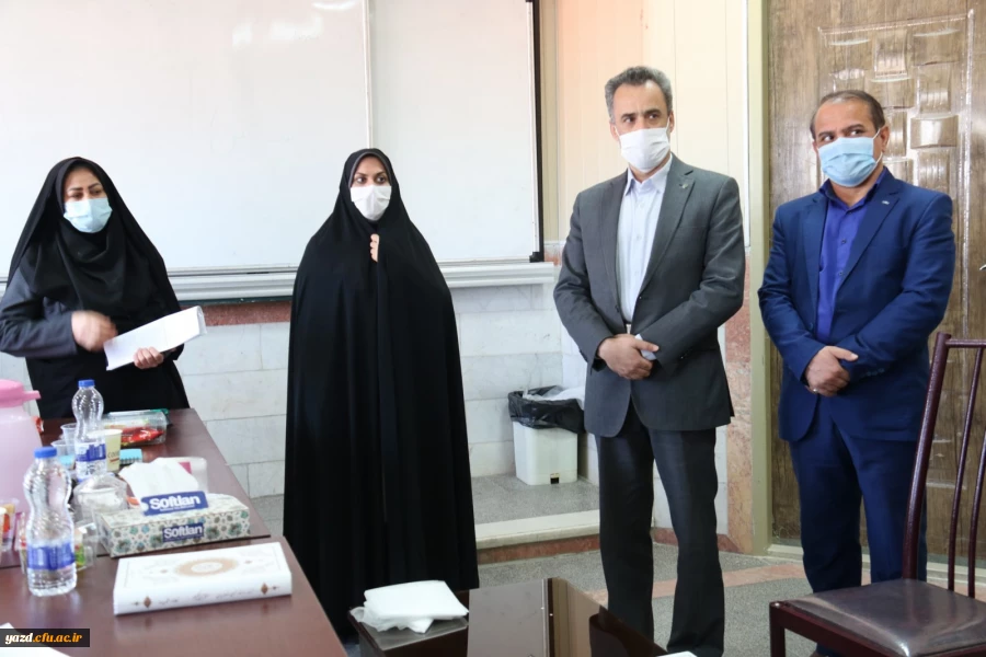 بازدید مدیر کل آموزش و پرورش استان یزد از روند مصاحبه پذیرفته شدگان آزمون استخدامی
 9