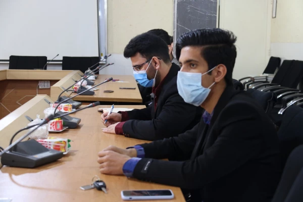 نشست اعضای شورای صنفی پردیس های دانشگاه فرهنگیان یزد با مدیر استان 6