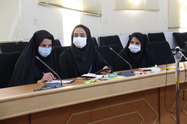 نشست اعضای شورای صنفی پردیس های دانشگاه فرهنگیان یزد با مدیر استان 7