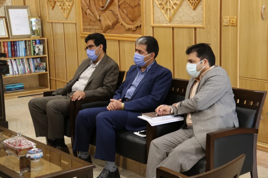 دیدار اعضای هیات رئیسه دانشگاه فرهنگیان یزد با مدیرکل نوسازی، توسعه و تجهیز مدارس استان 4