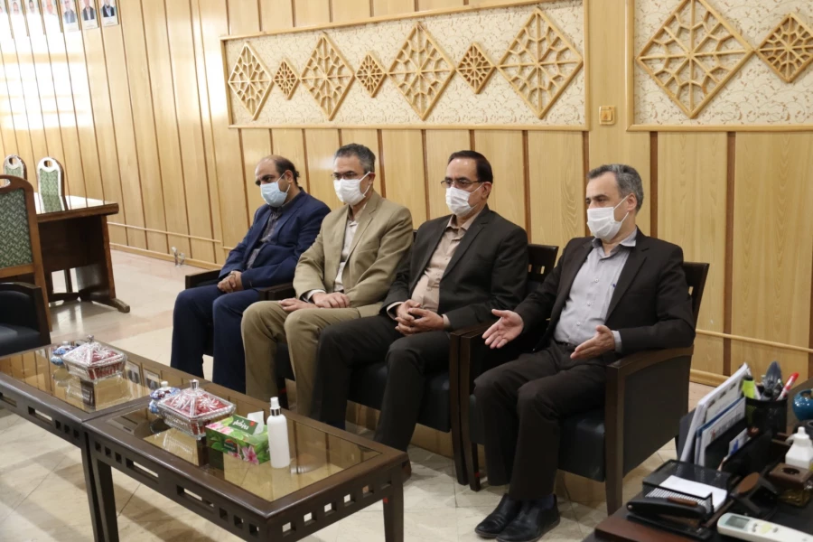 دیدار اعضای هیات رئیسه دانشگاه فرهنگیان یزد با مدیرکل نوسازی، توسعه و تجهیز مدارس استان 5