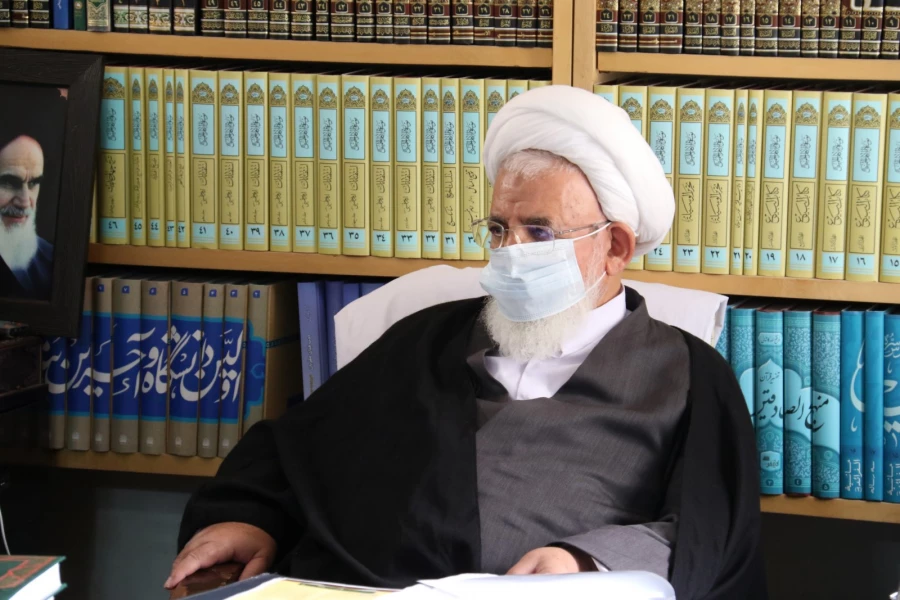 دیدار اعضای هیات رئیسه دانشگاه فرهنگیان یزد با نماینده محترم ولی فقیه و امام جمعه استان 5