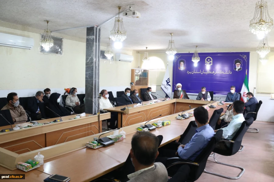 نشست صمیمانه مسئولان دانشگاه با کارکنان 4