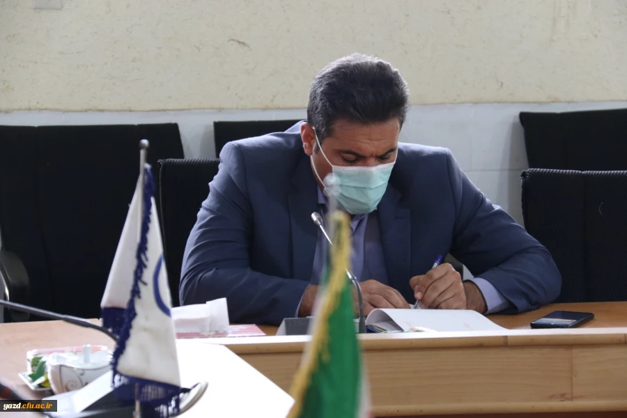 نشست صمیمانه مسئولان دانشگاه با کارکنان 8