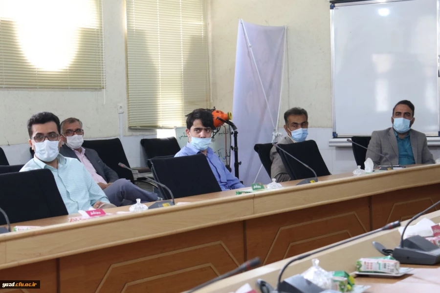 نشست صمیمانه مسئولان دانشگاه با کارکنان 9