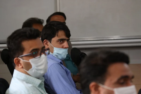 نشست صمیمانه مسئولان دانشگاه با کارکنان 7