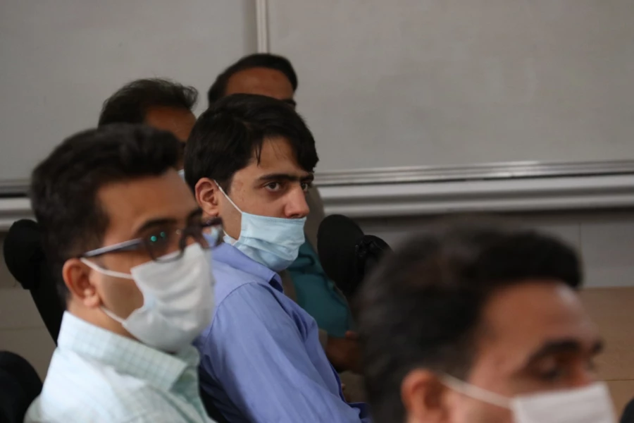 نشست صمیمانه مسئولان دانشگاه با کارکنان 7