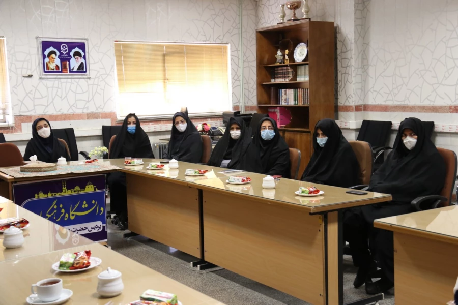 نشست صمیمانه مسئولان دانشگاه با کارکنان این پردیس 6