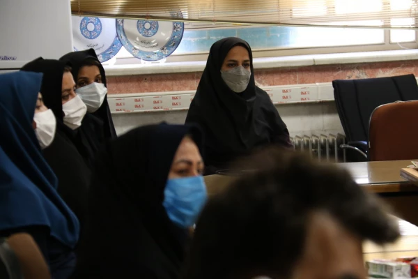 نشست صمیمانه مسئولان دانشگاه با کارکنان این پردیس 7