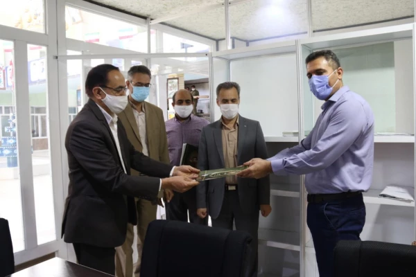 تقدیر از کارکنان حوزه آموزش پردیس های دانشگاه فرهنگیان یزد در دهه سرآمدی آموزش 3