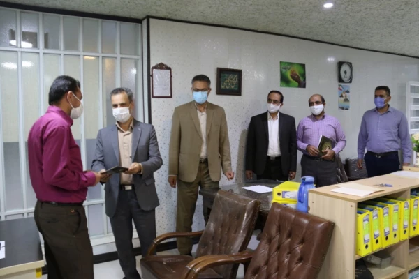 تقدیر از کارکنان حوزه آموزش پردیس های دانشگاه فرهنگیان یزد در دهه سرآمدی آموزش 4