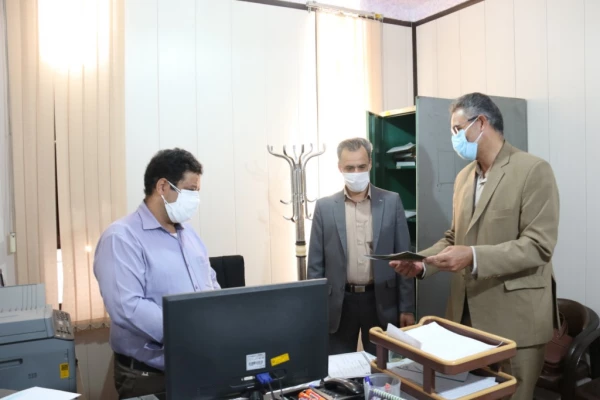 تقدیر از کارکنان حوزه آموزش پردیس های دانشگاه فرهنگیان یزد در دهه سرآمدی آموزش 5