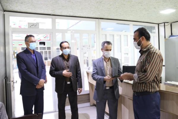 تقدیر از کارکنان حوزه آموزش پردیس های دانشگاه فرهنگیان یزد در دهه سرآمدی آموزش 6