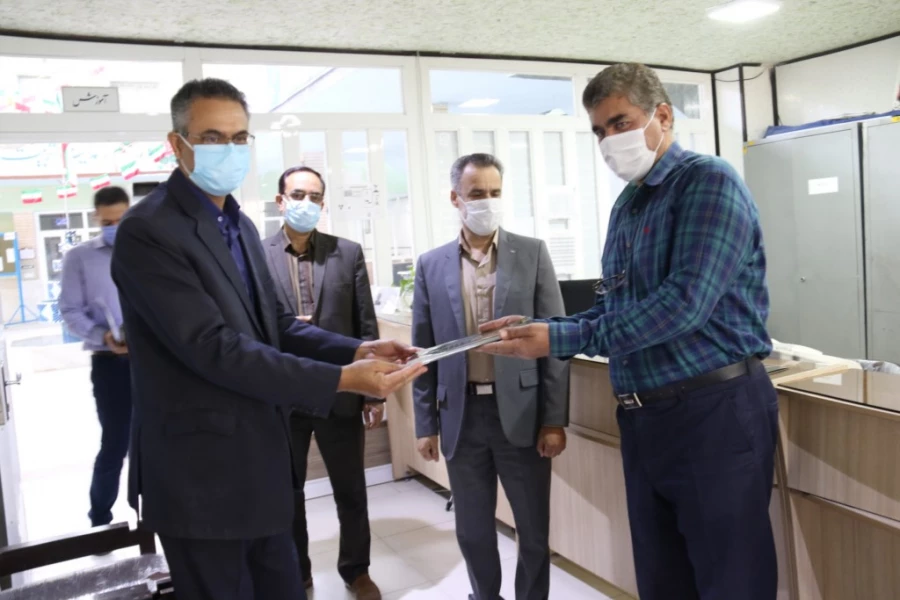 تقدیر از کارکنان حوزه آموزش پردیس های دانشگاه فرهنگیان یزد در دهه سرآمدی آموزش 7