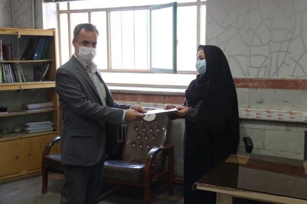 تقدیر از کارکنان حوزه آموزش پردیس های دانشگاه فرهنگیان یزد در دهه سرآمدی آموزش 12