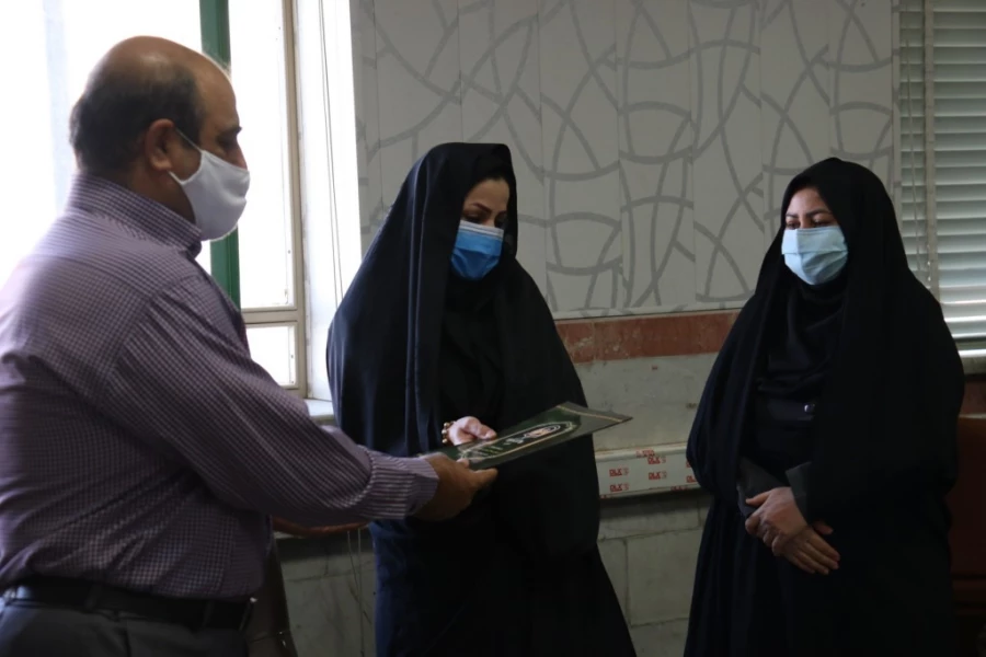 تقدیر از کارکنان حوزه آموزش پردیس های دانشگاه فرهنگیان یزد در دهه سرآمدی آموزش 13