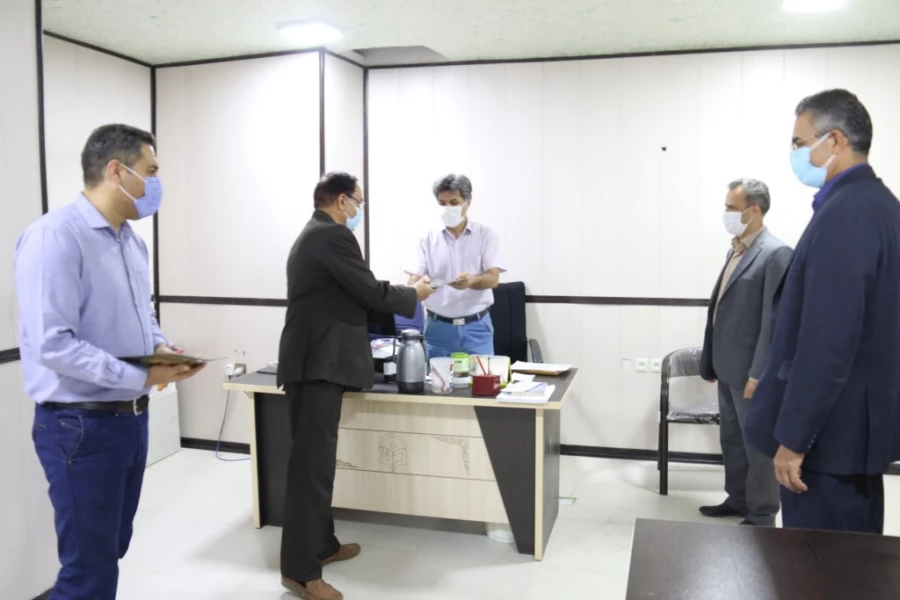 تقدیر از کارکنان حوزه آموزش پردیس های دانشگاه فرهنگیان یزد در دهه سرآمدی آموزش 14