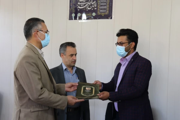 تجلیل از مسئولان روابط عمومی پردیس های استانی دانشگاه فرهنگیان یزد 4