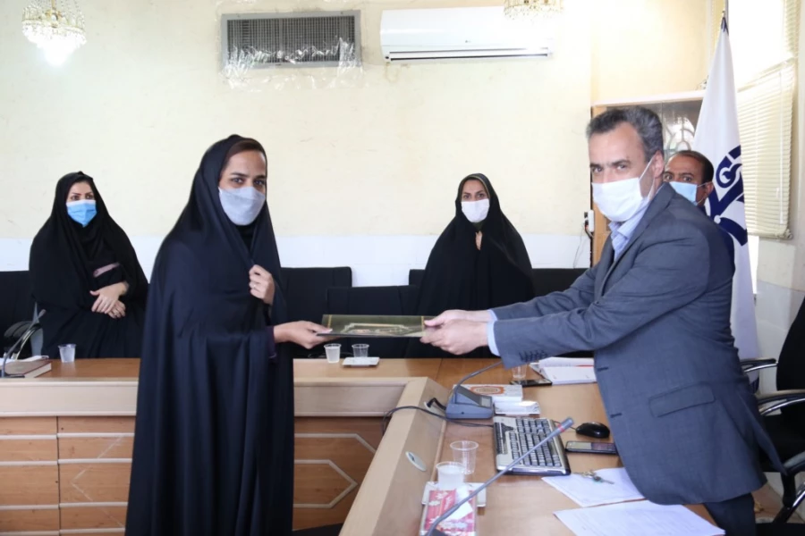 تجلیل از مسئولان روابط عمومی پردیس های استانی دانشگاه فرهنگیان یزد 6