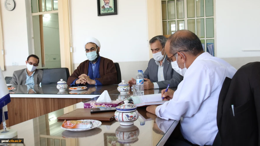 دیدار هیات رئیسه دانشگاه فرهنگیان یزد با نماینده مردم تفت و میبد در مجلس شورای اسلامی
 4