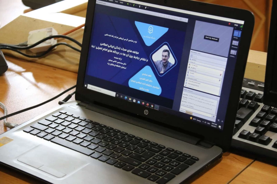 کرسی علمی ترویجی با موضوع مولفه های سبک زندگی ایرانی اسلامی و نظام روابط بین آنها در دیدگاه های حضرت امام خمینی(ره) 3