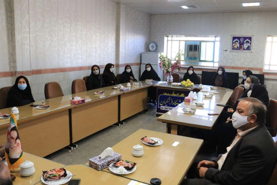نشست مدیر امور پردیس های دانشگاه فرهنگیان یزد با کارکنان پردیس حضرت فاطمه الزهراء (س) 2