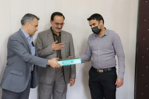 تجلیل از کارکنان حوزه مالی پردیس های استانی دانشگاه فرهنگیان یزد 4