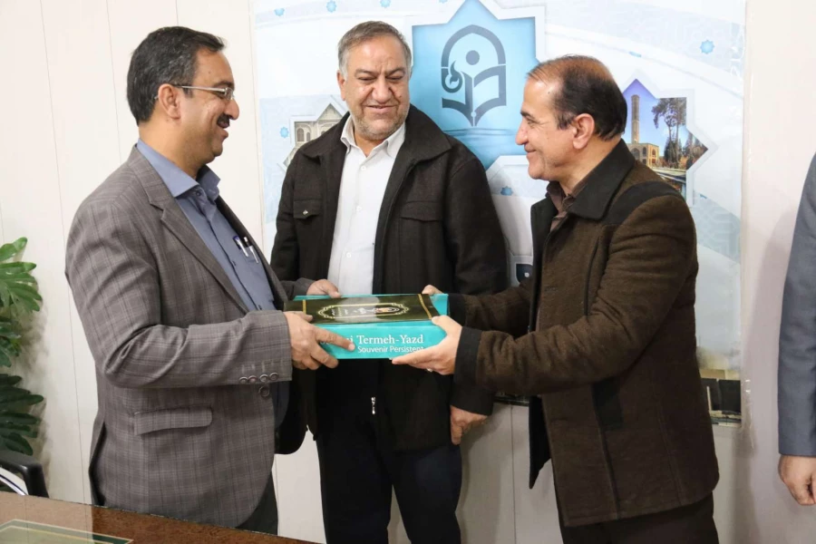 تجلیل از کارکنان حوزه مالی پردیس های استانی دانشگاه فرهنگیان یزد 5