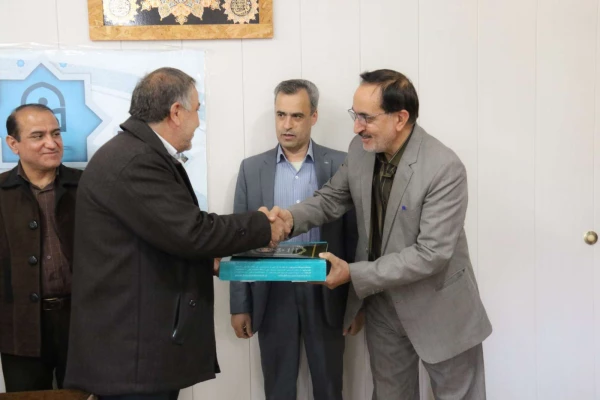 تجلیل از کارکنان حوزه مالی پردیس های استانی دانشگاه فرهنگیان یزد 6