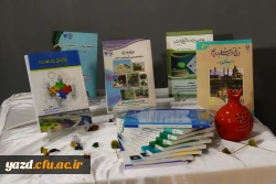 حضور فعال دانشگاه فرهنگیان یزد در نمایشگاه فن بازار استان 6